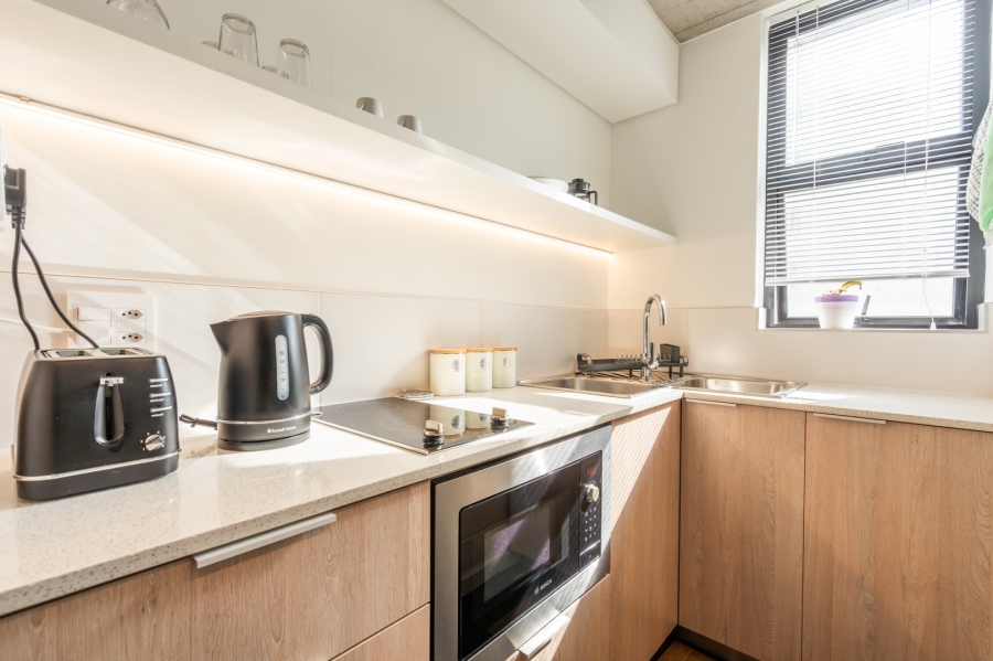 1 Bedroom Property for Sale in Sea Point Western Cape